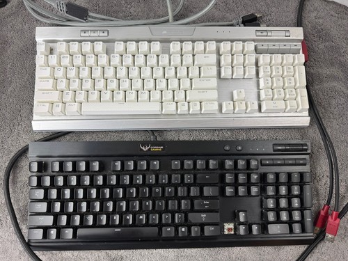 Corsair K70 RGB MK.2 SE Mechanical Gaming Keyboard - Silver And K70 RGB Black - Picture 2 of 18