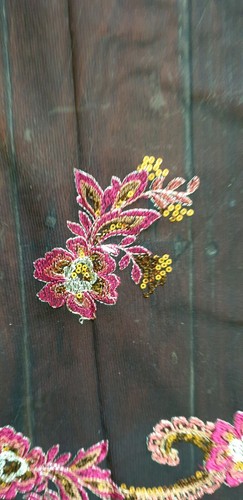 Beautiful embroidered black lace (new, 137cm x 8.25m) - Picture 4 of 5