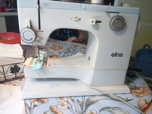 Elna Sewing Machine SU 62C w Pedal and 20 Stitch Pattern Cams Swiss Made - Picture 3 of 15