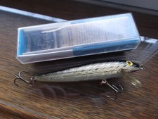 Older USA Made Rebel High Floating Minnow F102 3.5" 02 Gold Black Back