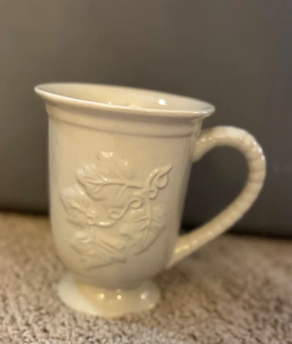 Set Of 3 Unique Vintage Flare Veranda Party Celebrating Mugs