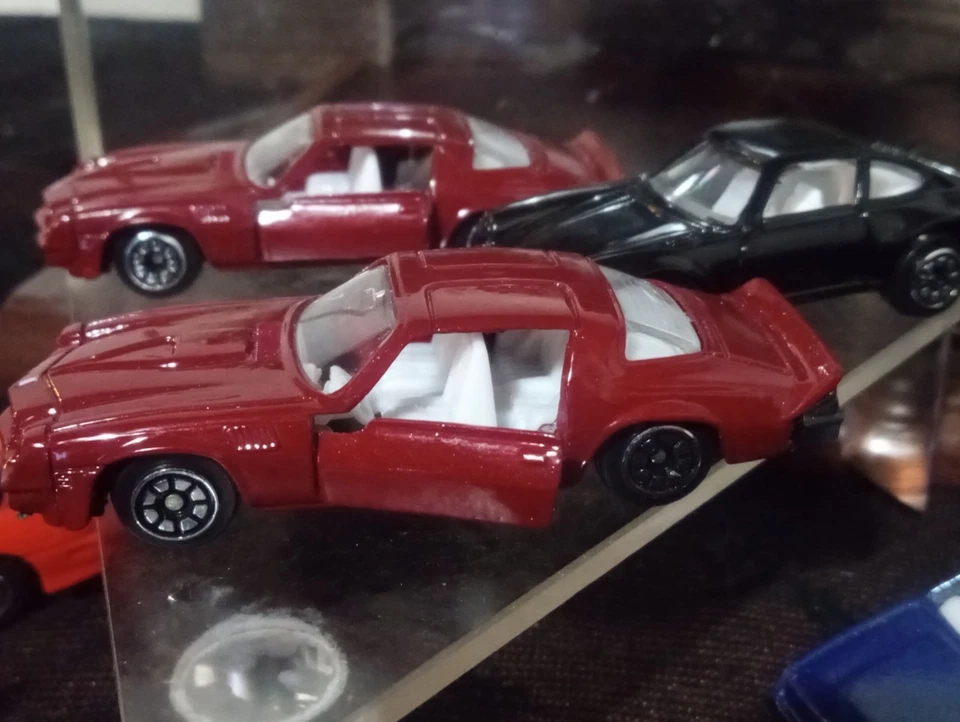 Mixed Lot of 10 Welly Die-Cast cars-Land Rover, Ford-Jeeps, Porsche & More - Image 4 of 4