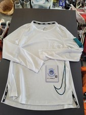 Boys Size Medium Nike Dri-Fit Long Sleeve Shirt.