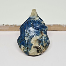 Vintage Art Nouveau-style carved lapis lazuli pendant stone - 42 x 30 mm