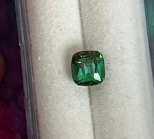 1.45ct PARAIBA COLOR TOURMALINE. SUPER SOLID STONE w/ COLOR SHIFTING EFFECTS.