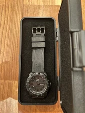 LUMINOX 3050/3950 Wristwatch Timepiece 200m Waterproof Rubber Band Case Included