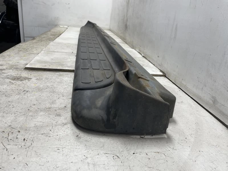 Chevrolet Suburban 1500 2002 estribo escalón izquierdo del lado del conductor OEM+ Foto 4 de 4