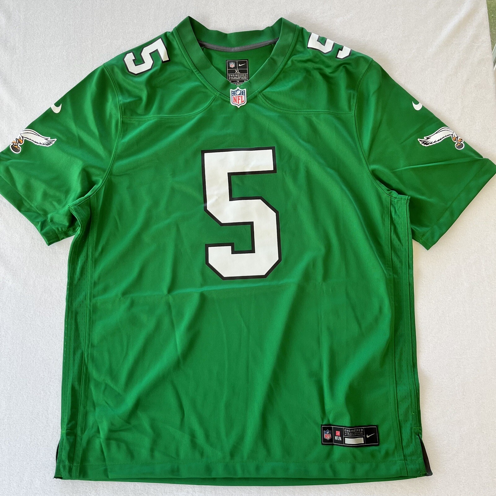 Nike Philadelphia Eagles Men's XL Engineered Alternative Jersey NFL Hurts 5 NWOT