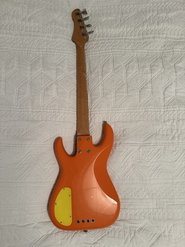 Fleabass Junior Sunny Touring Electric Bass Guitar Short Scale, Flea RHCP - Picture 2 of 6