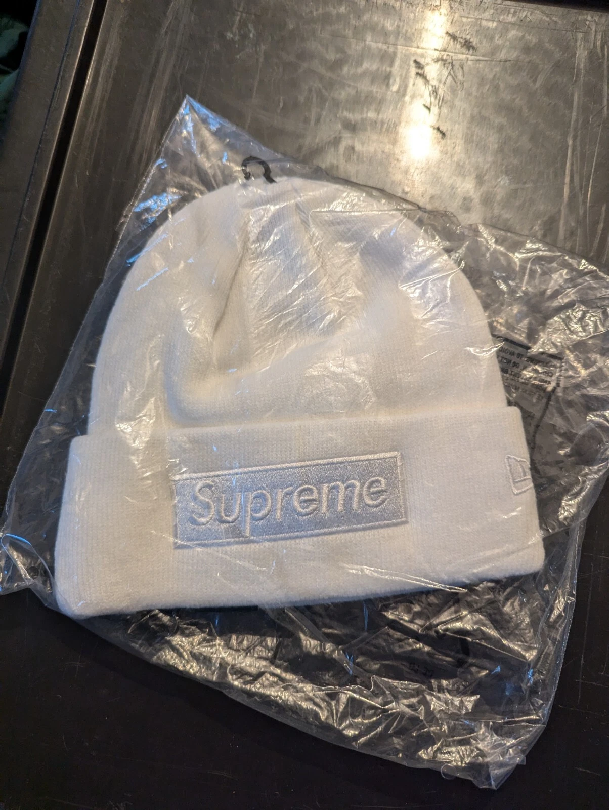 Bonnet blanc avec logo boîte bandana Supreme New Era 