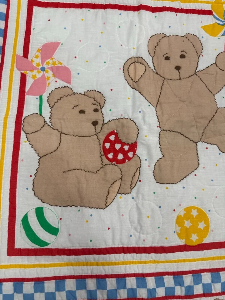 Edredón de bebé vintage hecho a mano con retazos de oso de peluche 35" X 46 algodón decoración de guardería Foto 2 de 4