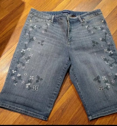 Pantaloncini jeans Bandolino taglia taglie forti donna 16 Riley ricamati in perfette condizioni - Foto 3 di 7