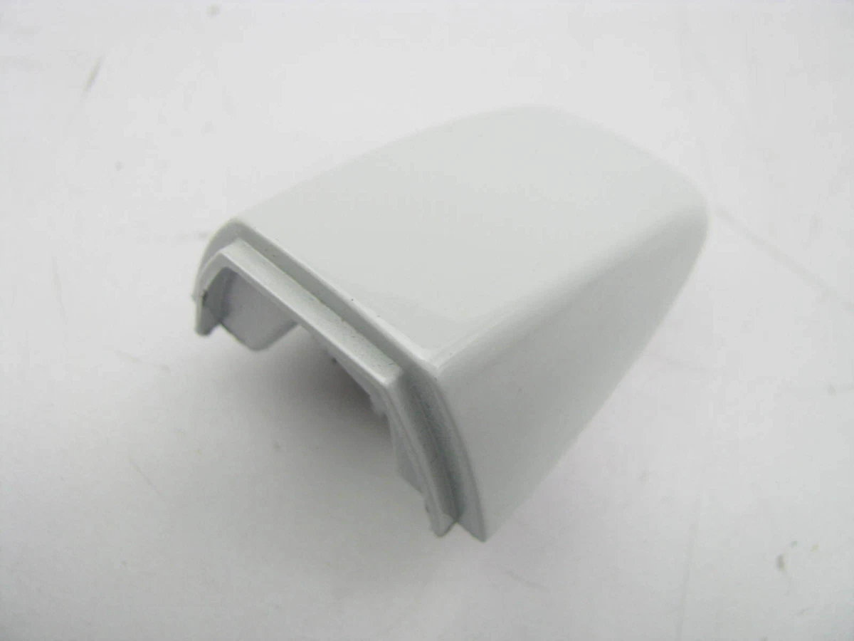 NEW - OUT OF BOX - OEM VW - 5GM839168-WHITE Right Exterior Door 