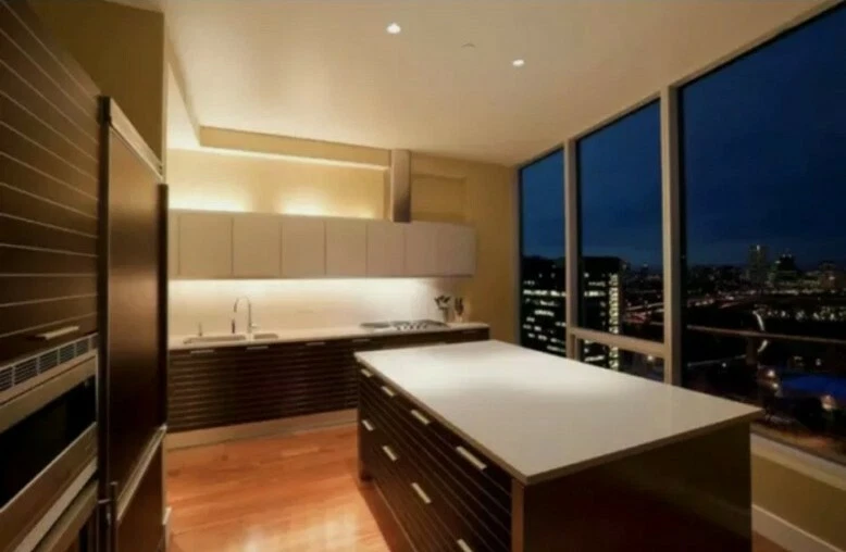 GE 24 in. LED Under Cabinet Premium Convertible - Dim to Warm 38840  - Image 3 of 4