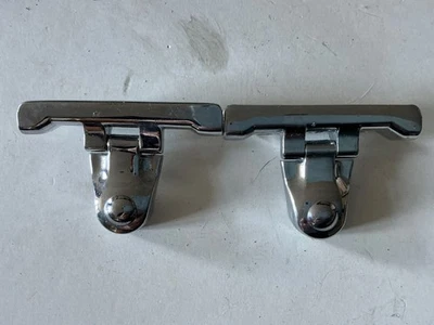 charnières de vitre custode Renault 4 R4 4L SUPER R1122 R1124 - Photo 1/4