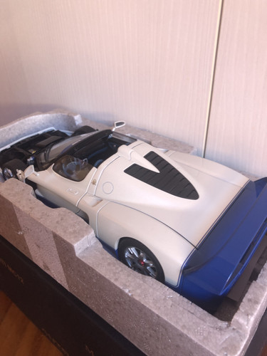 AUTOart Maserati mc12 stradale 1:18 - Foto 3 di 5
