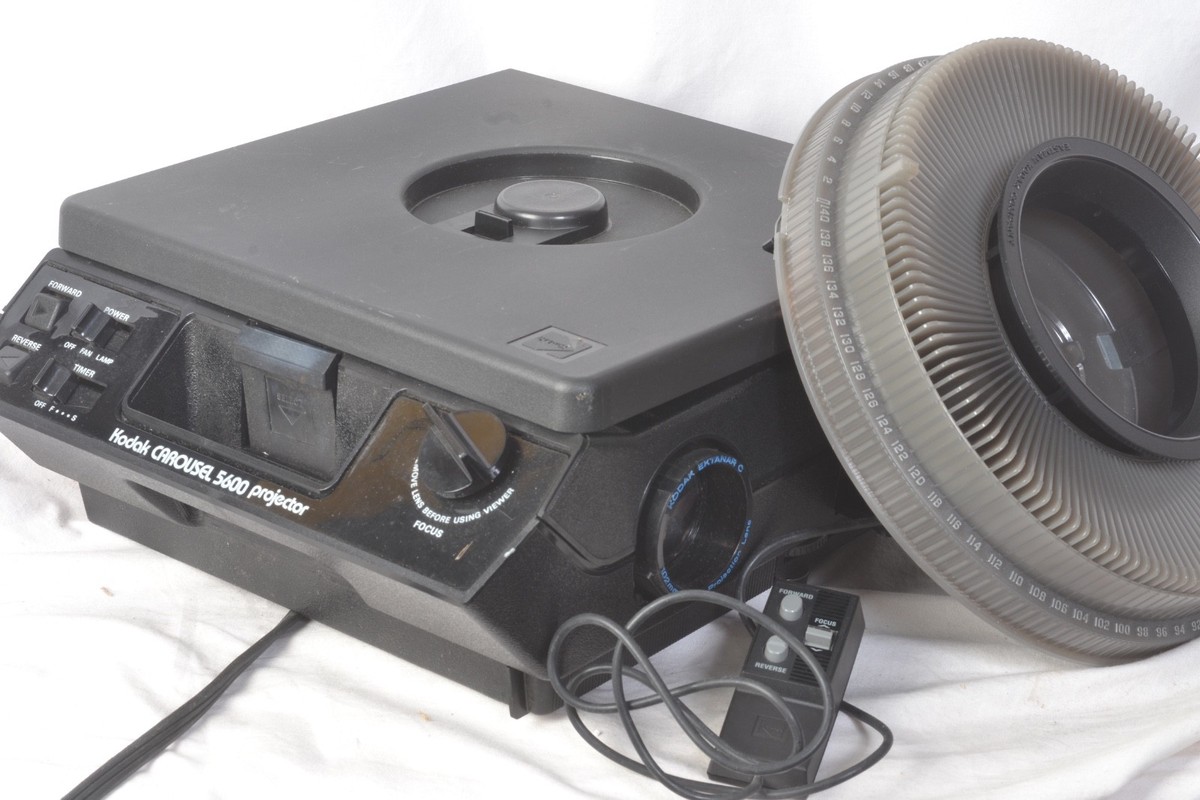 Kodak Carousel 5600 スライドプロジェクター 通電確認済 Kodak コダックスライドプロジェクターカローセル5600