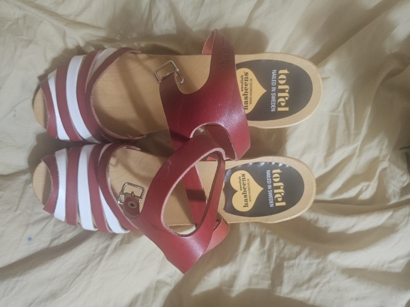 HASBEENS US 41 RED & WHITE SANDAL BRAND NEW!