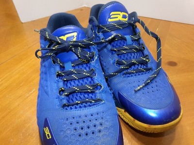 PAIR OF UNDER ARMOUR STEPHEN CURRY 1 LOW DUB NATION SHOES USED