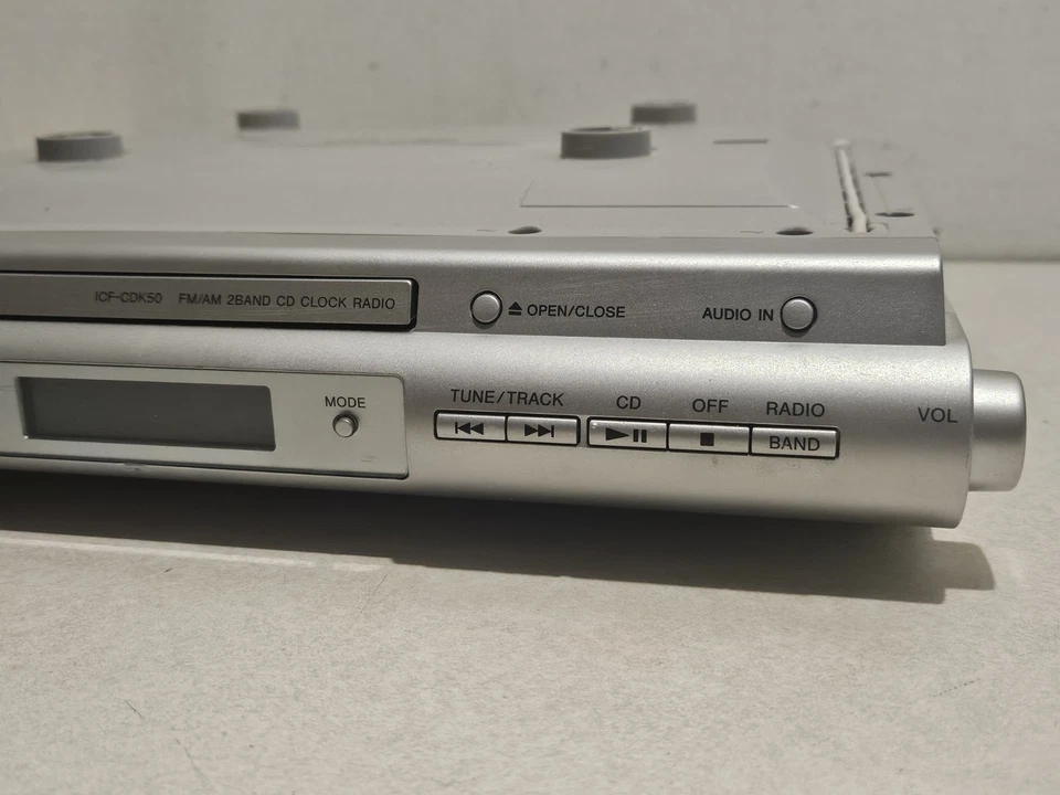 Sony Bajo Gabinete Cocina Reproductor de CD Radio AM/FM Reloj ICF-CDK50 Sin Control Remoto Funciona Foto 4 de 4