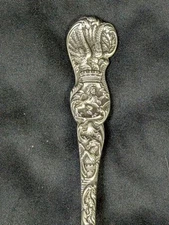 ANTIQUE DURGIN HERALDIC STERLING SILVER BERRY SERVING SPOON 9 1/8" GW 110 GRAMS