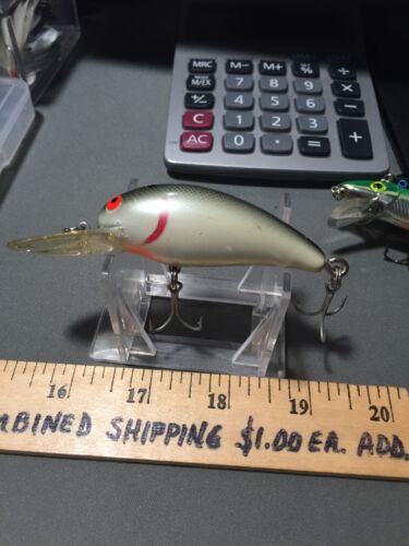 OLDER BOMBER MODEL 7A SCREWTAIL CRANKBAIT TENN/SHAD PATTERN NICE