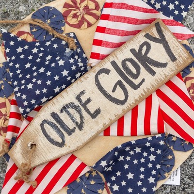 Patriotic Christmas Ornament Rustic Wooden Primitive OLE GLORY Hang Tag