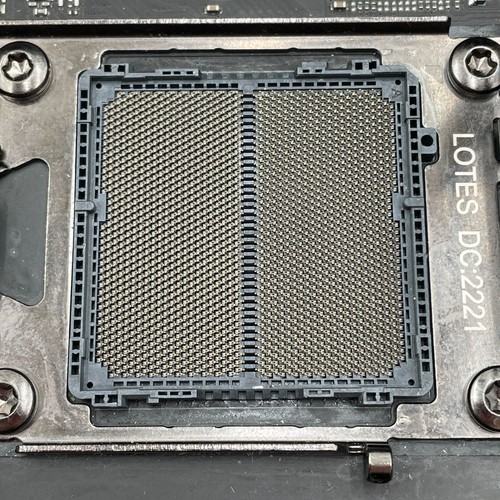 ASUS ROG Crosshair X670E Hero AMD AM5 DDR5 WiFi 6E ATX Motherboard - READ - Picture 5 of 6