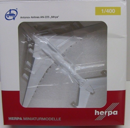 Herpa Wings Antonov AN-225 Mriya BLUE/YELLOW 1/400 HE562287 - Picture 5 of 6
