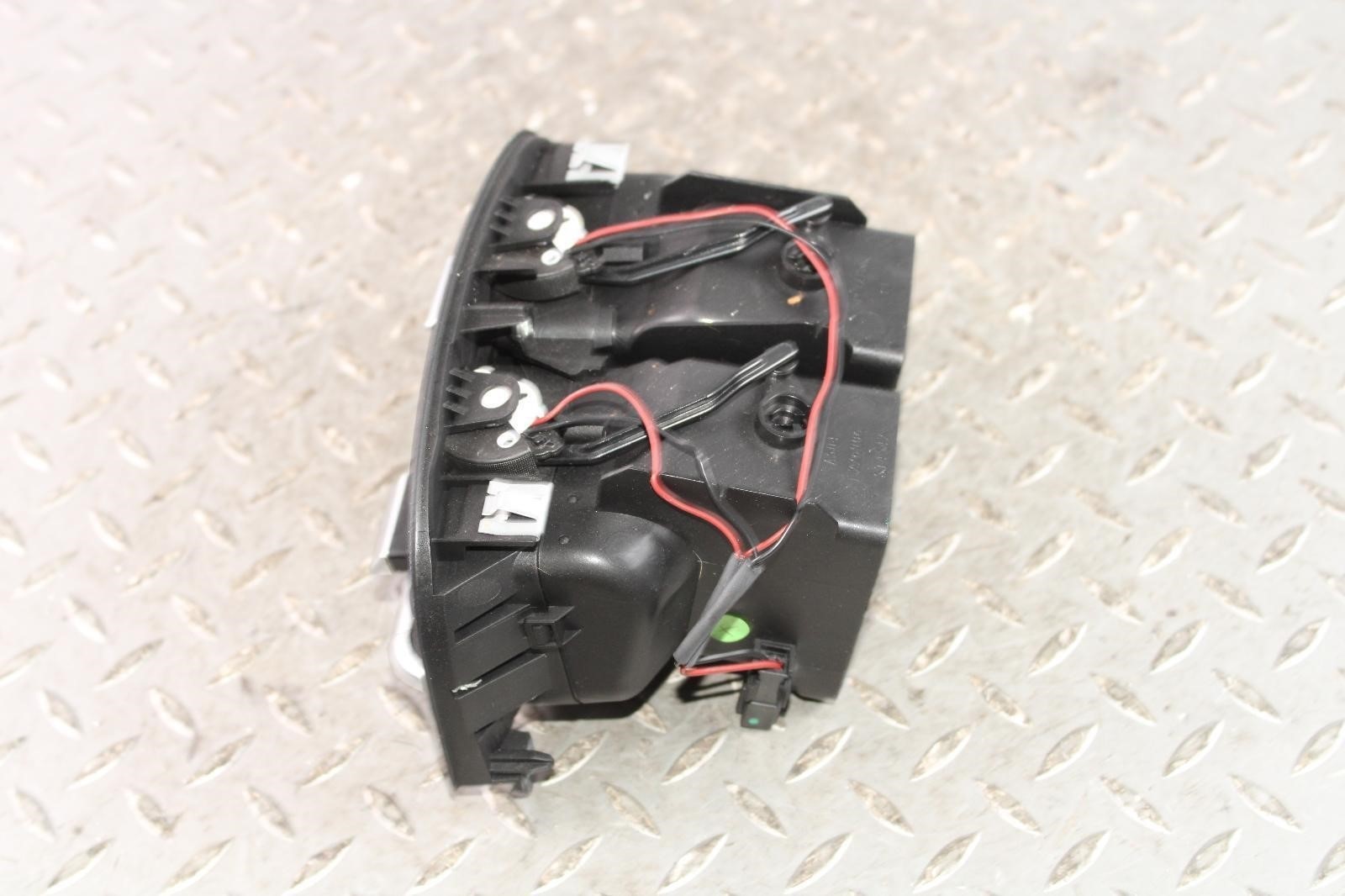 14-21 Ghibli Black Floor Center Rear Passenger Console Air Vents Unit Factory OE