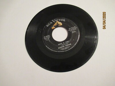 Bonnie Guitar: Who Is She / Broken Hearted Girl / 45 Rpm 1962