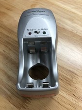 Radio Shack Battery Charger Ni-Cd/Ni-MH Cat No. 23-427 - Good Condition