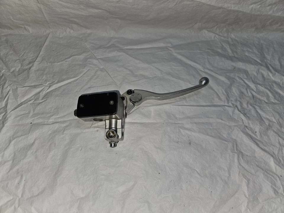 MAITRE CYLINDRE DROIT SUZUKI GSX1100G GSXG 1991-1996 GV74A - Photo 4/4