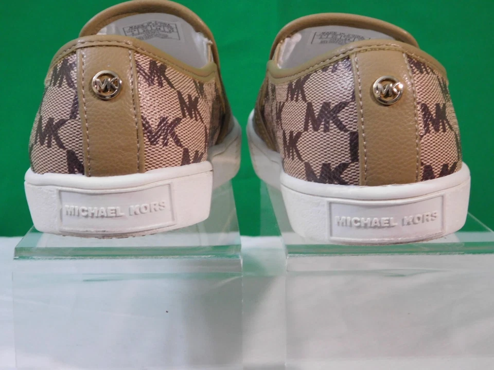 Zapatillas sin cordones Michael Kors para niños talla 3Y monograma dorado con logotipo MK - beige/marrón Foto 3 de 4
