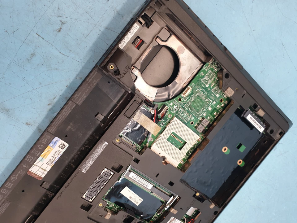 Lenovo ThinkPad L440 14" LAPTOP FAULTY SPARES SL8 - Image 3 of 4