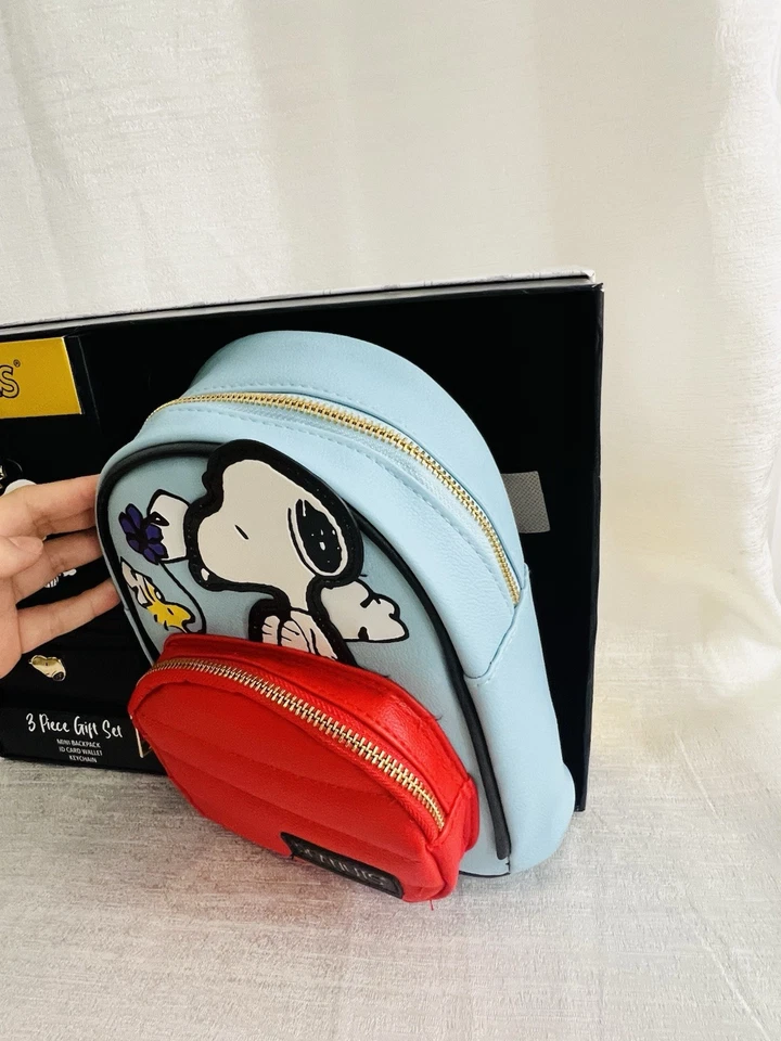 Peanuts Snoopy 3-Piece Gift Set Mini Backpack ID Wallet & Keychain NWT - Image 3 of 4
