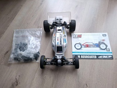 Team Associated B5 roller very good condition
