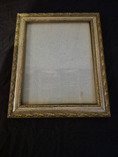 Gold tone picture frame 10 / 12