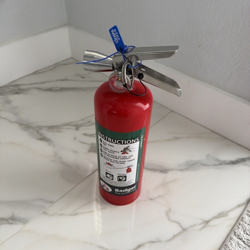 2021 Badger 5 HB-2 Clean Agent 5 Lb. Halotron Fire Extinguisher with Wall Hook 
