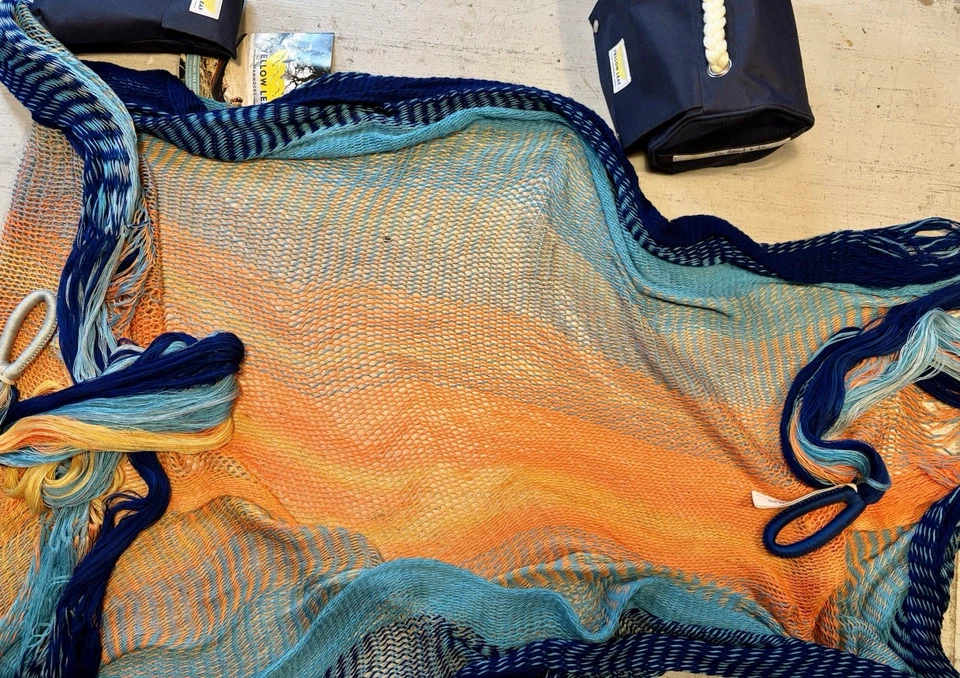 Hamaca doble clásica tejida a mano hoja amarilla en bolso de viaje con correas colgantes Foto 4 de 4