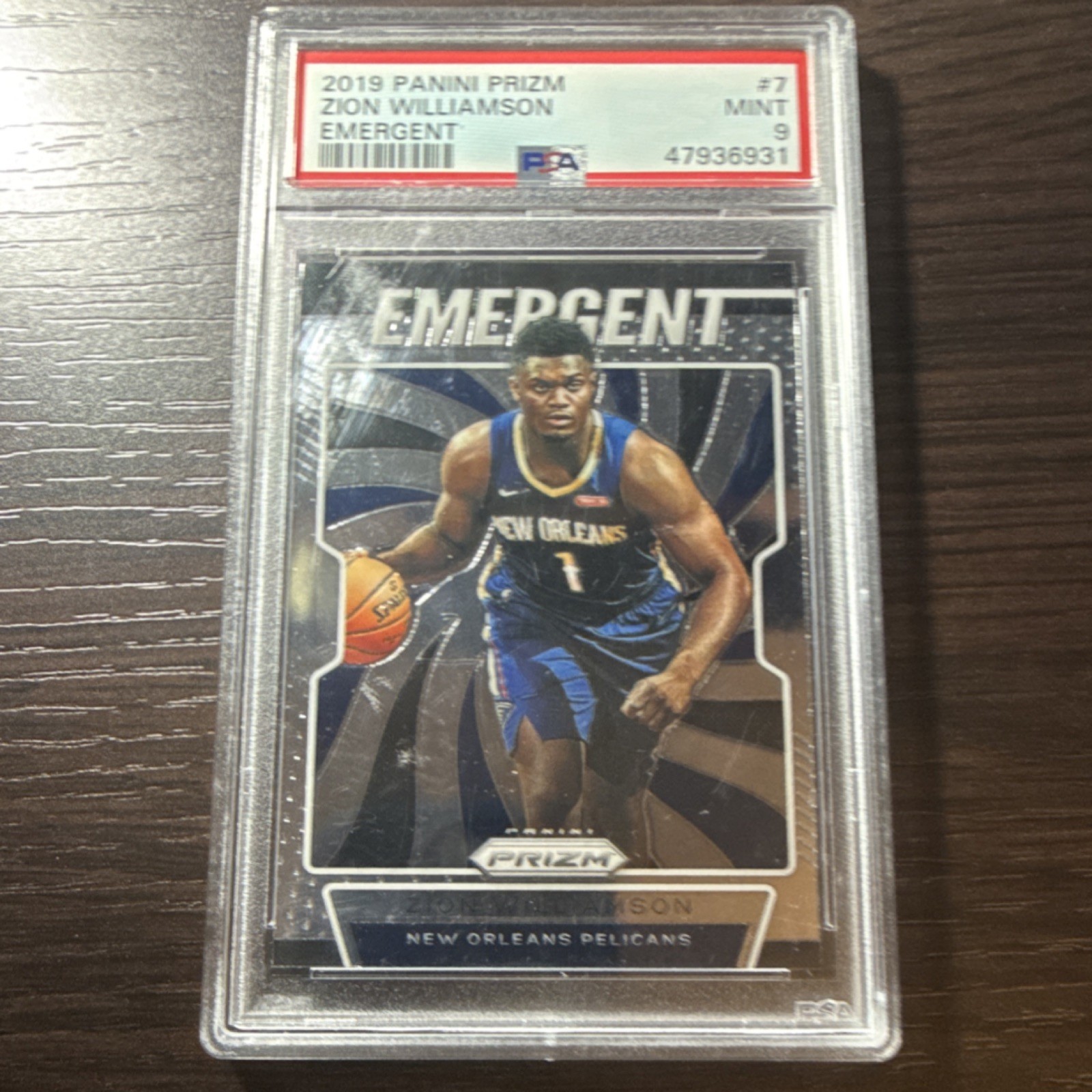 2019 Panini Prizm Zion Williamson Emergent #7 Pelicans Rookie PSA 9 Iconic