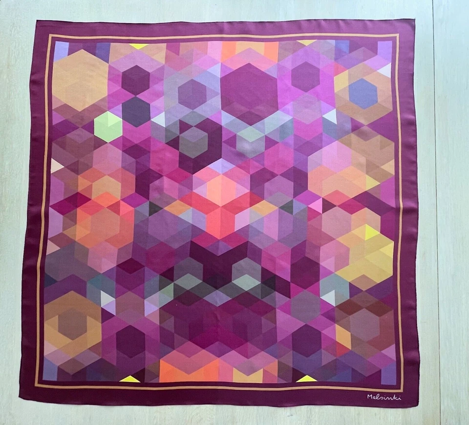 Bufanda de seda morado con estampado geométrico de Melsinki - Imagen 2 de 4