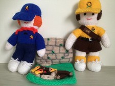 Knitted Brownie and Girl Guide with campfire - Jean Greenhowe design