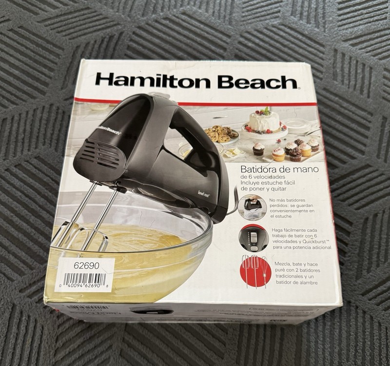 Hamilton Beach 62690FG 6-Speed Electric Hand Mixer Black Snap-On Case New Sealed