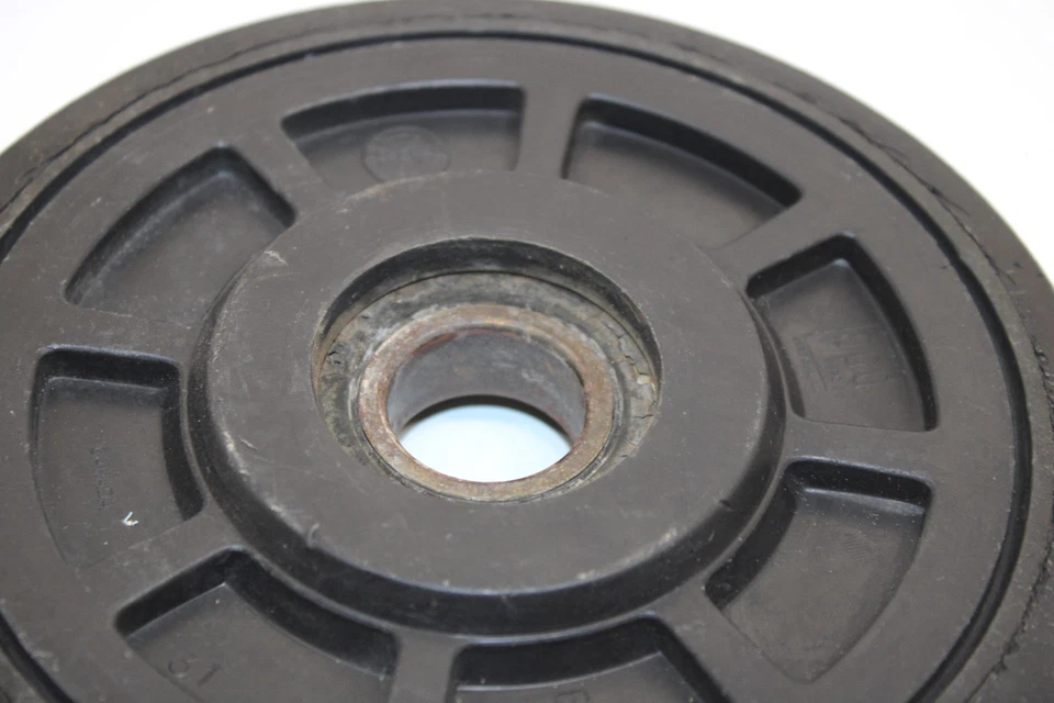 Roda de marcha lenta preta Polaris 650 OEM com BRG 1594079-070 Q2760 - Imagem 2 de 4