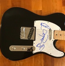 * LOS LOBOS * signed electric guitar * DAVID HIDALGO, CESAR ROSAS & CONRAD * 4