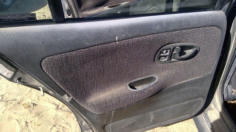 Panel de moldura de puerta interior trasero izquierdo Saturn Sl2 1999-2002 solo OEM trasero negro Foto 4 de 4