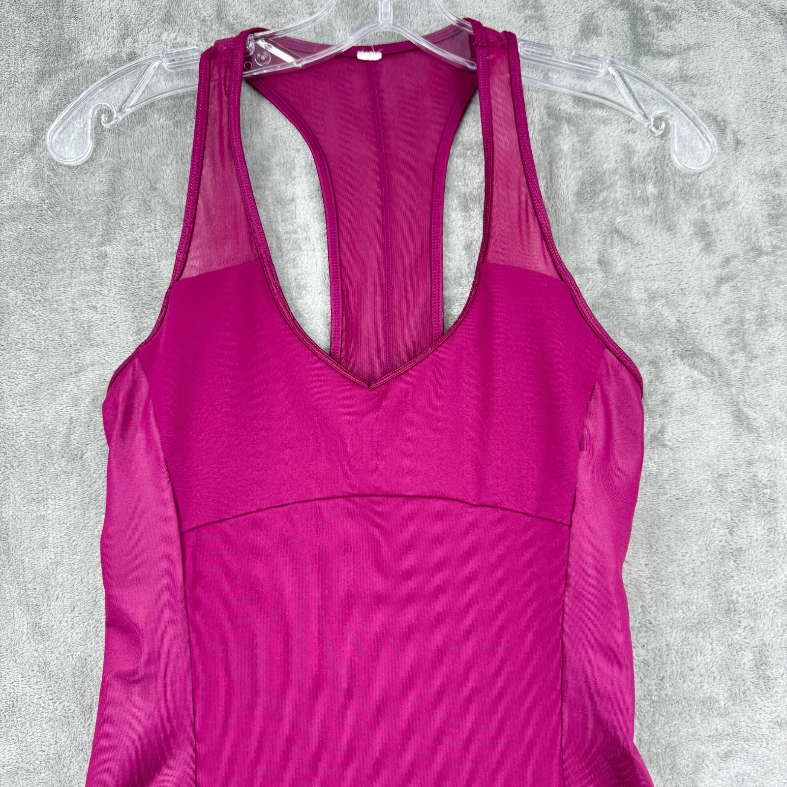 alo-yoga rib support shelf bra sheer stretch athletic gym tank-top