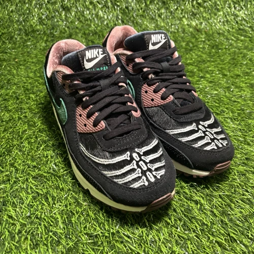 Nike Air Max 90 SE Women's Siempre Familia Black Sail Green DO2154-010 Size 7.5