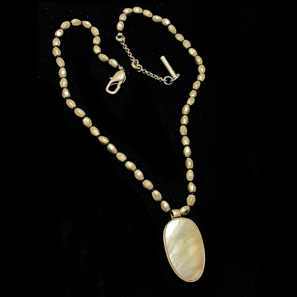 Collar retro concha de abulón cuentas de oro mate KENNETH COLE 17 pulgadas Foto 4 de 4